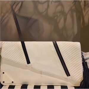 L.A.M.B. Gwen Stefani
Envelope Clutch